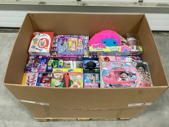 Speelgoed o.a lego, star wars en pokemon - afbeelding 1 van  8