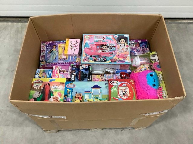 Speelgoed o.a lego, star wars en pokemon - afbeelding 1 van  8