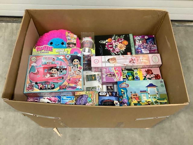 Speelgoed o.a lego, star wars en pokemon - afbeelding 1 van  8