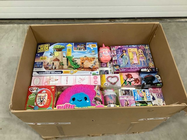 Speelgoed o.a lego, star wars en pokemon - afbeelding 1 van  8