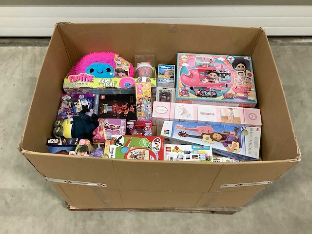 Speelgoed o.a lego, star wars en pokemon - afbeelding 1 van  8