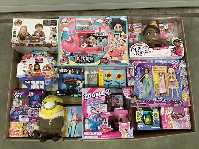 Speelgoed o.a lego, star wars en pokemon - afbeelding 1 van  7