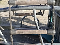 Speelhuis met attributen , kompan - afbeelding 10 van  12