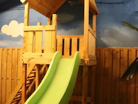 Speelhuis met glijbaan - afbeelding 2 van  6