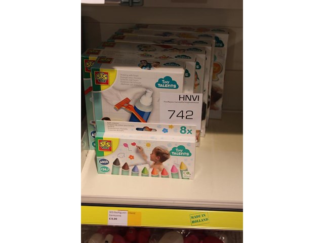 Speelset in zeven diverse uitvoeringen. - afbeelding 2 van  2