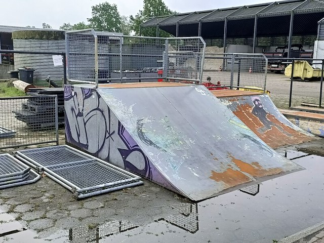 Speeltoestel - skateramp - afbeelding 1 van  7