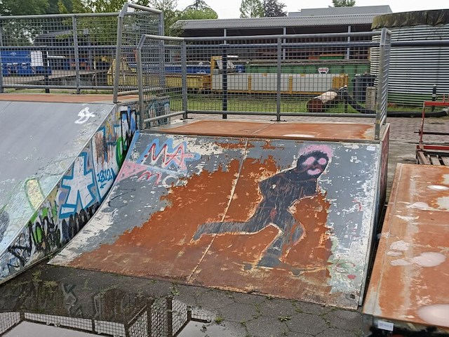 Speeltoestel - skateramp - afbeelding 2 van  7