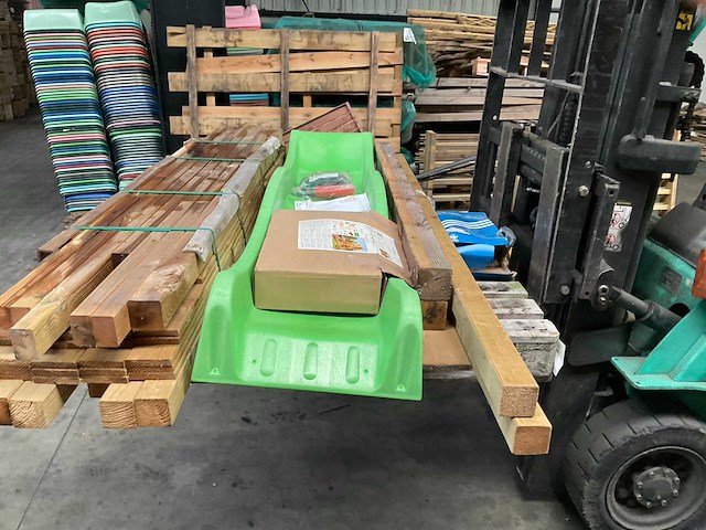 Speeltoestel met glijbaan - 240x320x240 cm - afbeelding 5 van  8