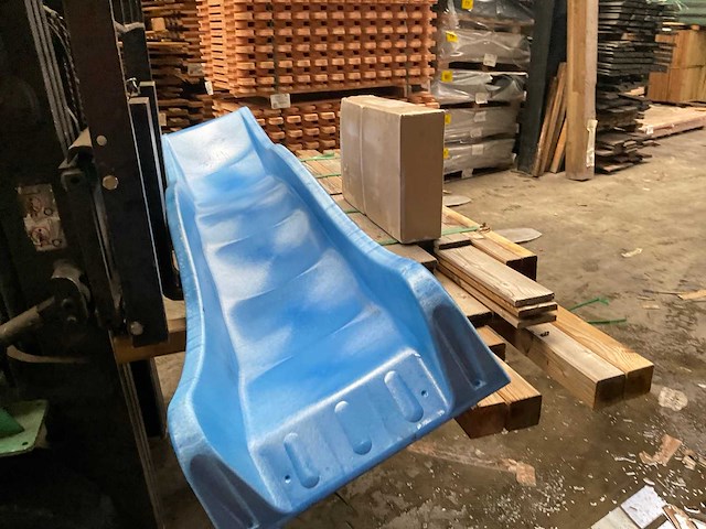Speeltoestel met glijbaan - 240x320x240 cm - afbeelding 4 van  6