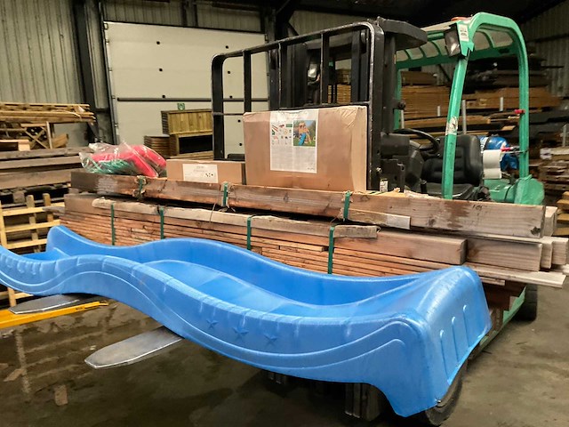 Speeltoestel met glijbaan - 240x320x240 cm - afbeelding 3 van  7