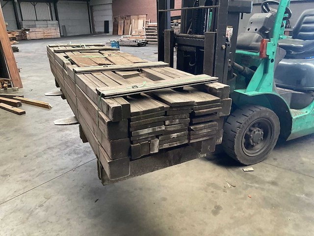 Speeltoestel met glijbaan en schommels 353x390x268 cm - afbeelding 4 van  9