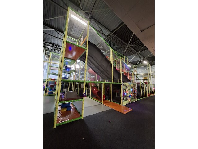 Speeltoestel met sportzone, leicon, funhouse - afbeelding 1 van  42
