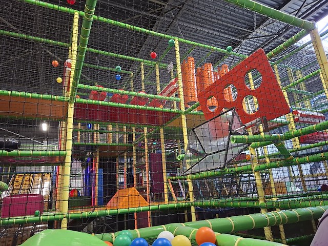 Speeltoestel met sportzone, leicon, funhouse - afbeelding 28 van  42