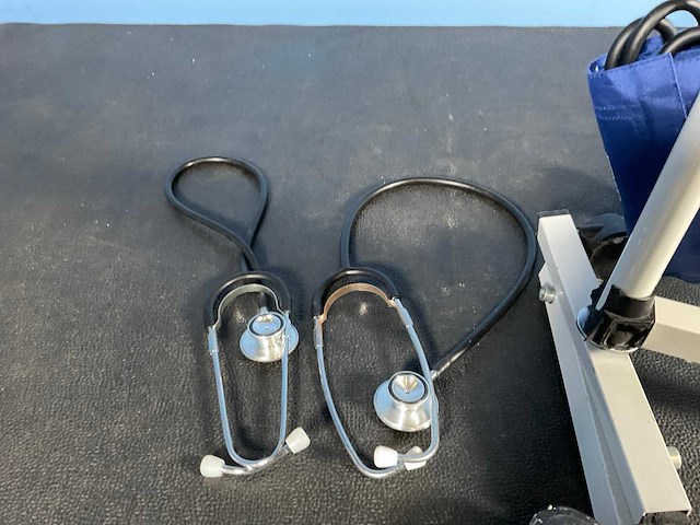 Speidel + keller - maxi stabil 3 bloeddrukmeter incl. 2 stethoscopen - 1997 - afbeelding 4 van  4