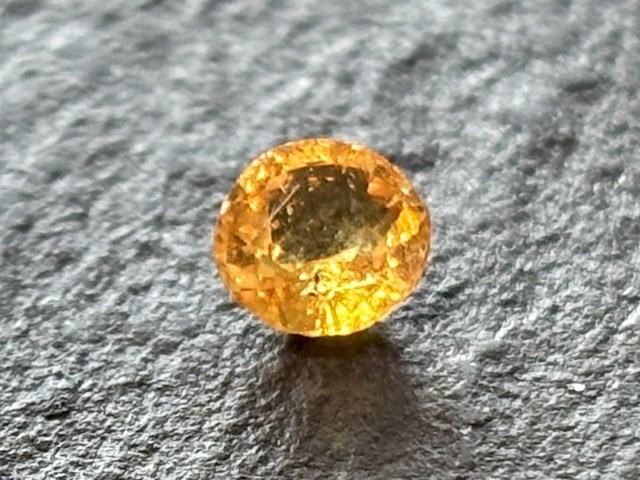 Spessartien - 0.57 carat natuurlijke spessartien - afbeelding 1 van  5