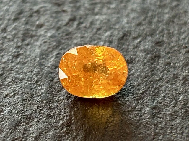 Spessartien - 1.99 carat natuurlijke spessartien - afbeelding 1 van  5