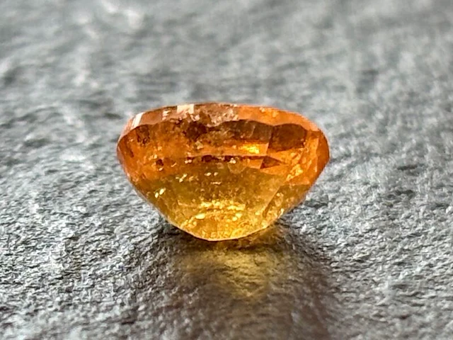 Spessartien - 1.99 carat natuurlijke spessartien - afbeelding 3 van  5