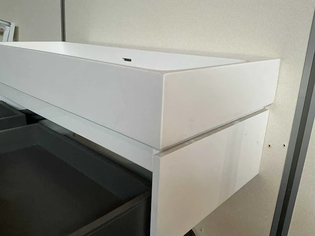 Sphinx badmeubel met solid surface blad en lade push to open - afbeelding 9 van  12