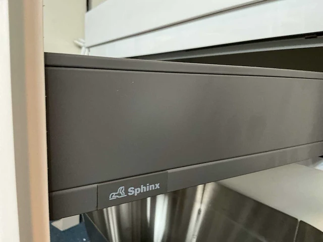 Sphinx badmeubel met solid surface blad en lade push to open - afbeelding 11 van  12