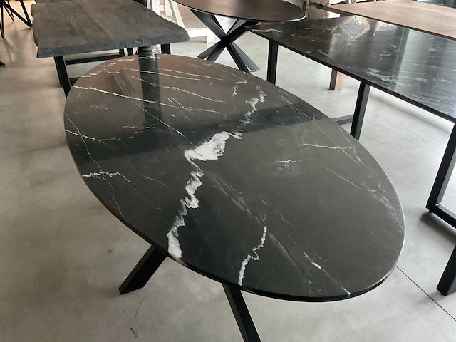 Spider eetkamertafel marmer - afbeelding 3 van  3