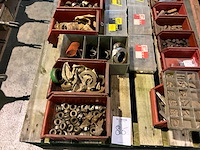 Spieën + paspennen en diverse grijpvoorraad - afbeelding 2 van  6