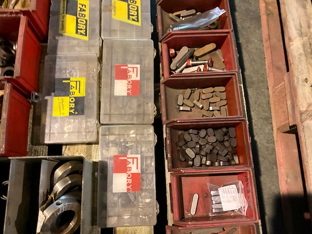 Spieën + paspennen en diverse grijpvoorraad - afbeelding 5 van  6