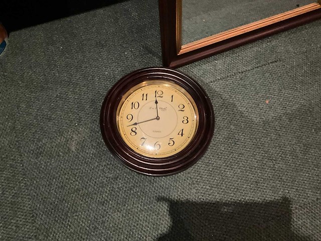 Spiegel en klok - afbeelding 2 van  3