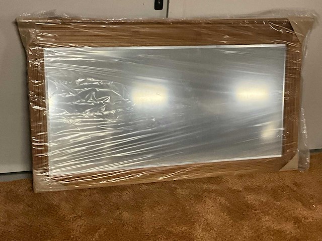 Spiegel in houten frame - afbeelding 1 van  4