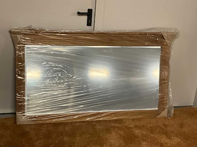Spiegel in houten frame - afbeelding 2 van  4