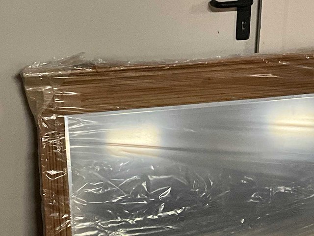 Spiegel in houten frame - afbeelding 3 van  4