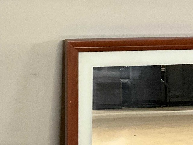 Spiegel in houten frame - afbeelding 3 van  6
