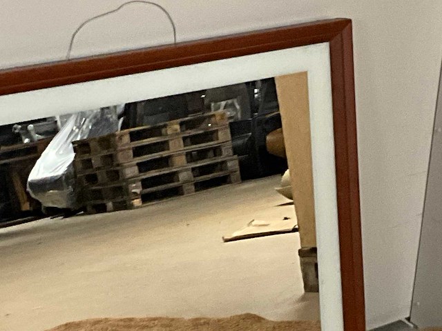 Spiegel in houten frame - afbeelding 5 van  6
