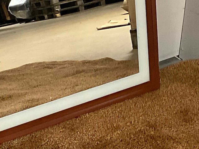 Spiegel in houten frame - afbeelding 6 van  6