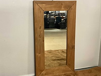 Spiegel in houten frame - afbeelding 1 van  7