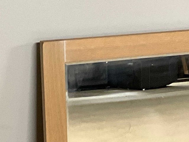 Spiegel in houten lijst - afbeelding 3 van  6