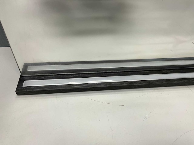 Spiegel met led verlichting 139 x 58 cm - afbeelding 5 van  5