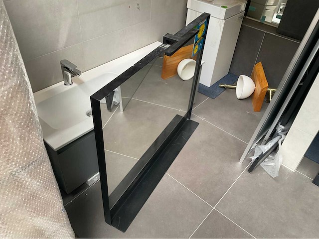 Spiegel met planchet en ledverlichting 100x80cm - afbeelding 3 van  5