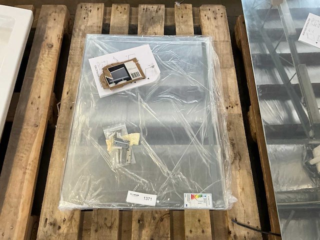 Spiegel met verlichting en anti-condens (80x60 cm) - afbeelding 2 van  3