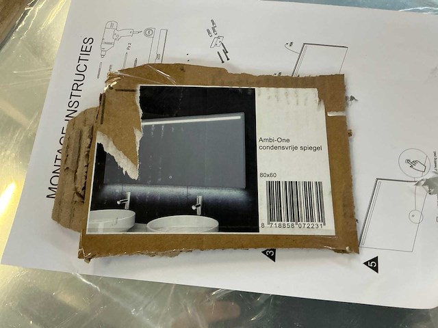 Spiegel met verlichting en anti-condens (80x60 cm) - afbeelding 3 van  3