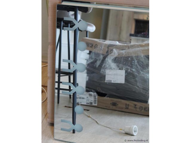 Spiegel met verlichting en verwarming - afbeelding 2 van  3