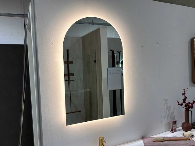 Spiegel met verlichting - afbeelding 1 van  5