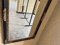 Spiegel met zwart antiek gouden ornamentlijst - afbeelding 4 van  4