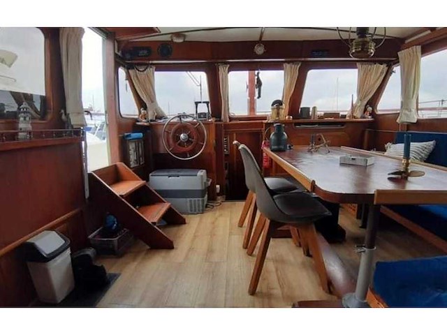 Spiegelgat - kotter - motorjacht - afbeelding 6 van  63