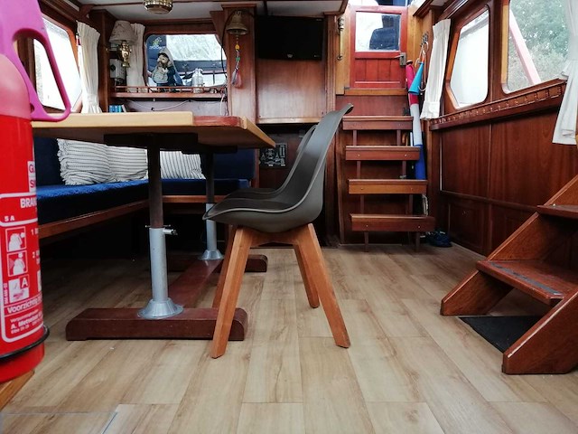 Spiegelgat - kotter - motorjacht - afbeelding 28 van  63