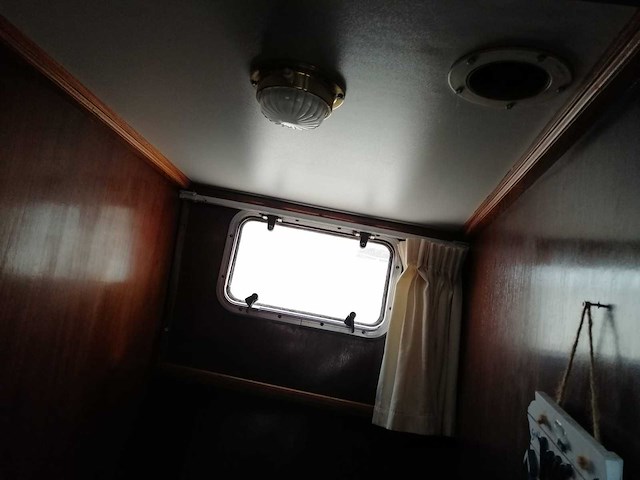 Spiegelgat - kotter - motorjacht - afbeelding 37 van  63