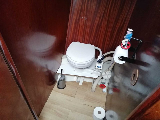 Spiegelgat - kotter - motorjacht - afbeelding 38 van  63