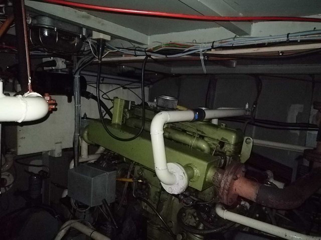 Spiegelgat - kotter - motorjacht - afbeelding 48 van  63