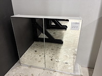 Spiegelkast met twee deuren, afm. 66 x 14 x 60 cm.