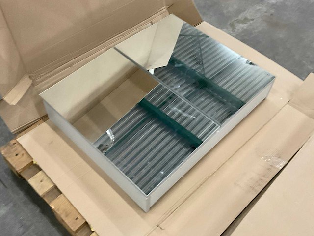 Spiegelkast - afbeelding 1 van  3