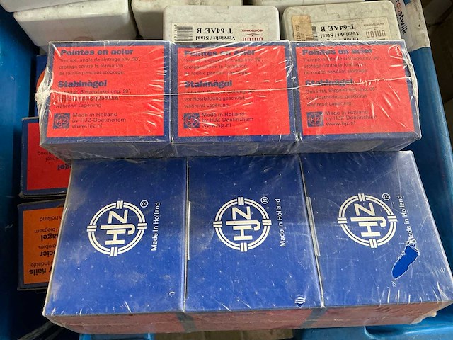 Spijkers, nagels & nieten - afbeelding 3 van  7